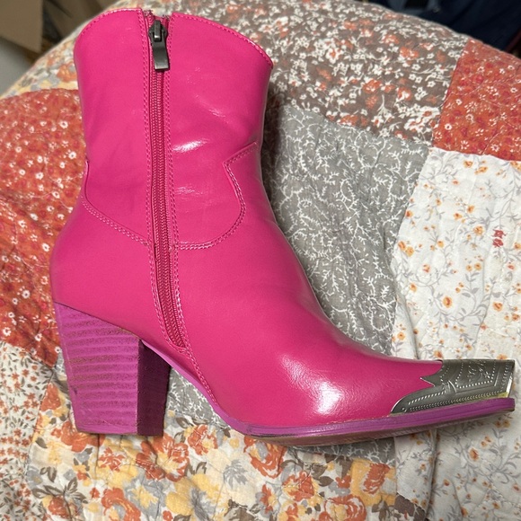 BEAST FASHION Fuchsia Heeled Boots with Silver Tips - Picture 5 of 12